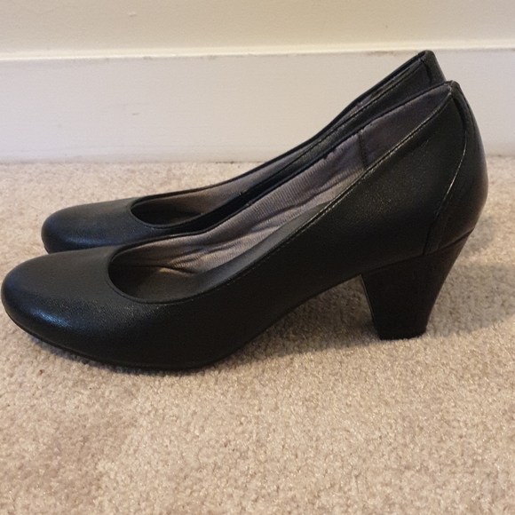 🦋 3 for $20 》Life Stride memory foam shoes - Picture 6 of 6